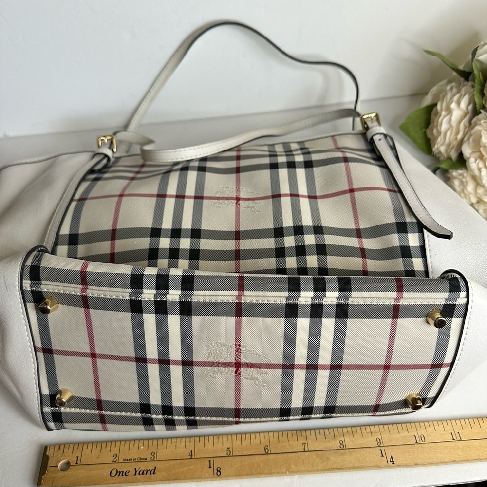 Burberry White Leather & Beige Nova Check Tote - Picture 12 of 15